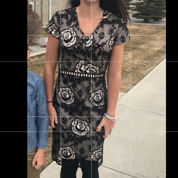 EUC! Lace dress - Picture 3 of 6